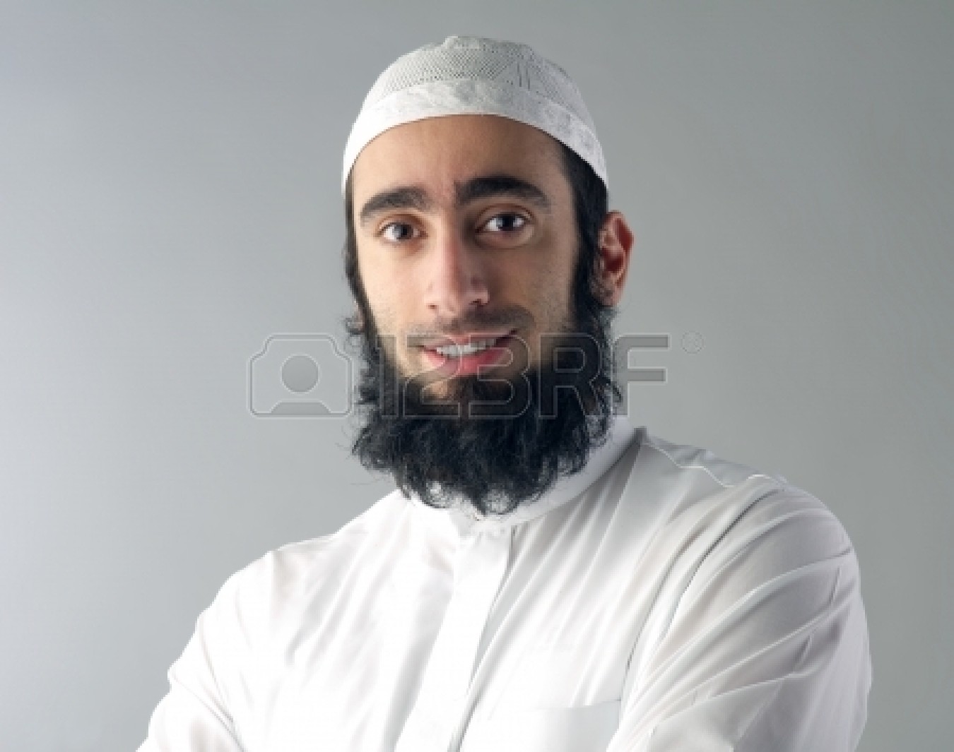 25015532-arabic-muslim-man-with-beard-portrait.jpg