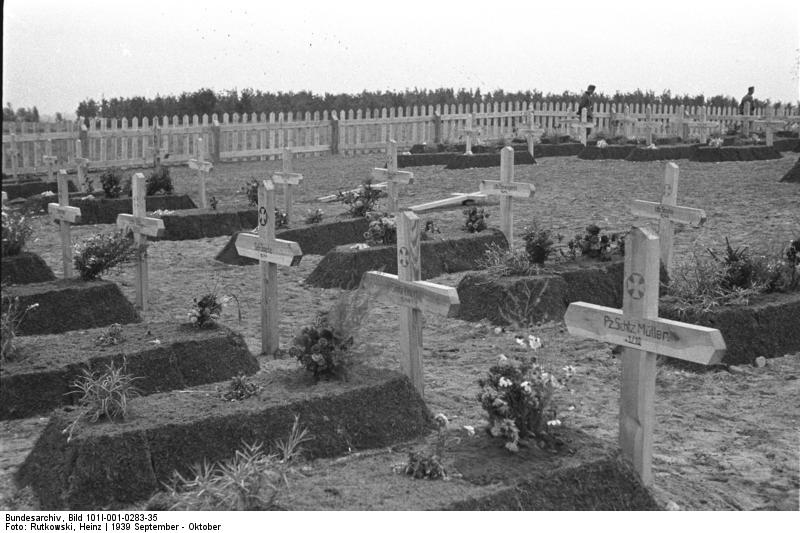 1939_09_Lengyelorszag_014_Bundesarchiv_Bild_101I-001-0283-35,_Polen,_Ländlicher_Friedhof.jpg