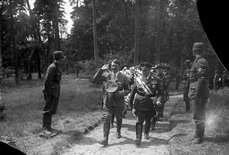 Adolf Hitler is részt vett Carin 1934-es újratemetésén