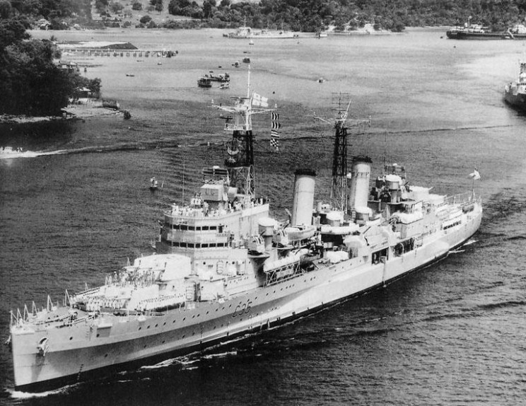 HMS_Belfast_1962_Szingapur.jpg