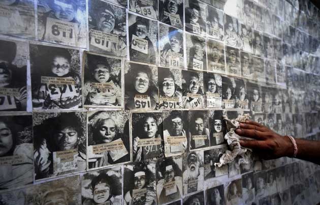 bhopalgastraegedy_victimss_1.jpg