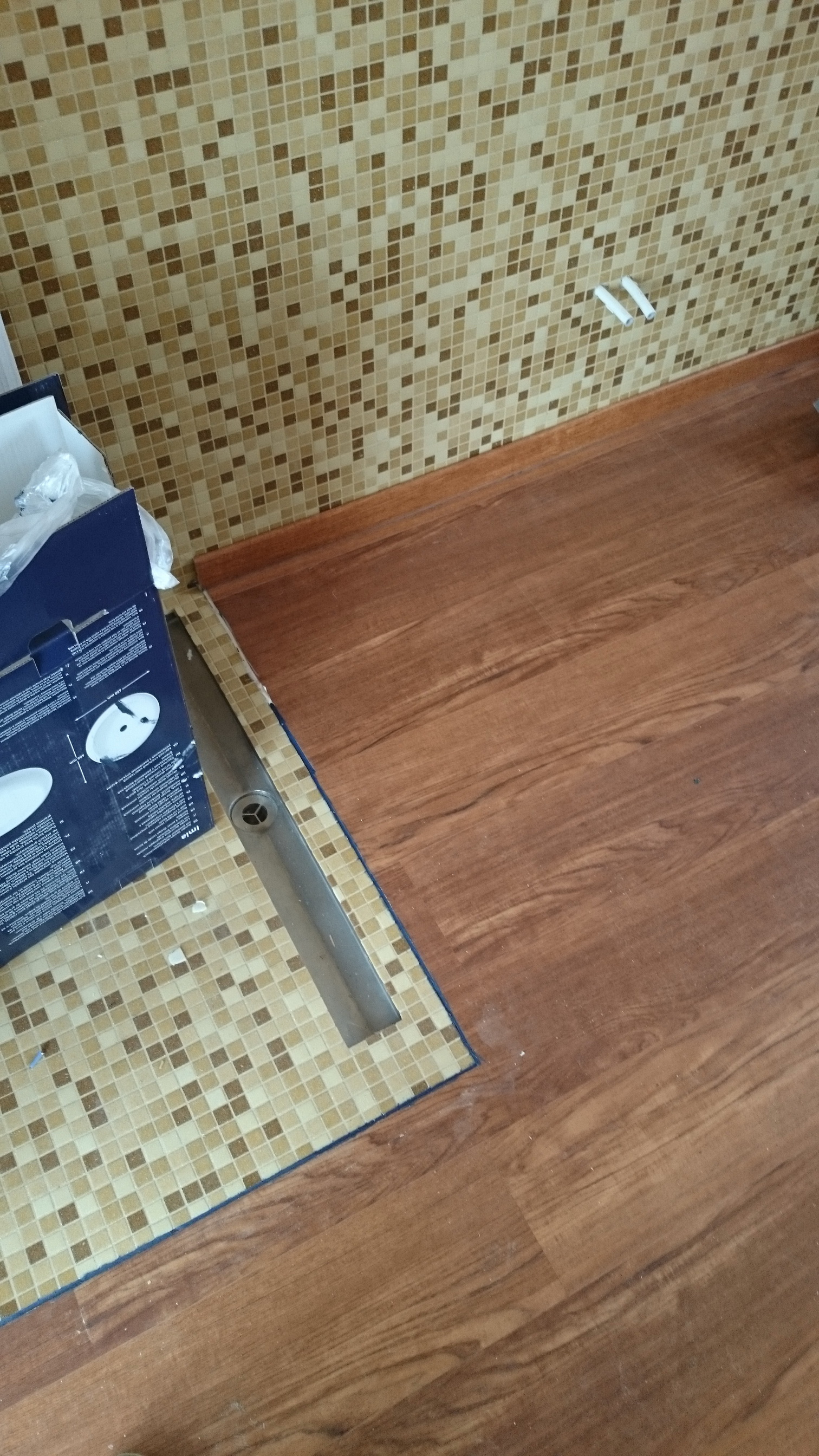 VÃzálló laminált padló lerakás kalocsa munkáink