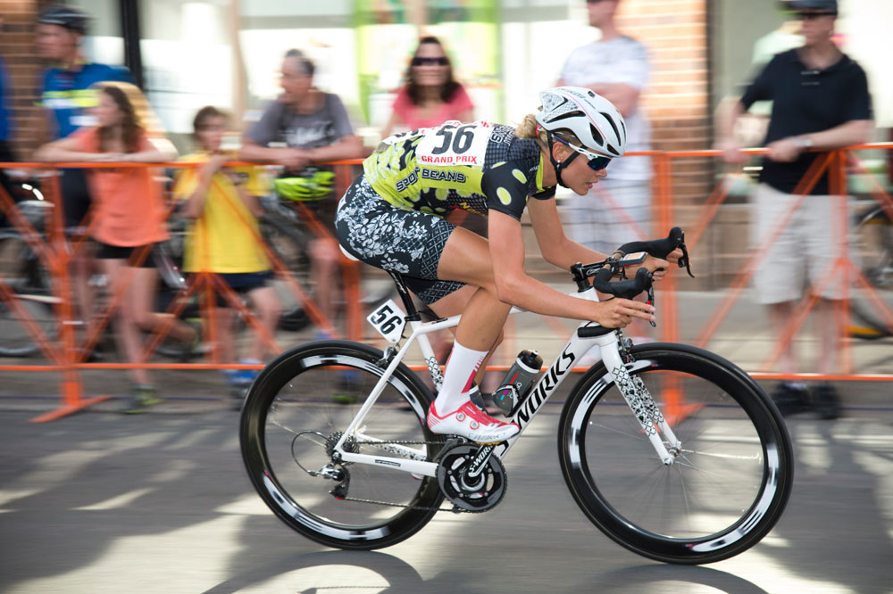 Tayler-Wiles-bikegirls-4.jpg