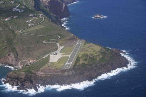 Saba-Island-Airport-Netherlands-Antilles_1.jpg