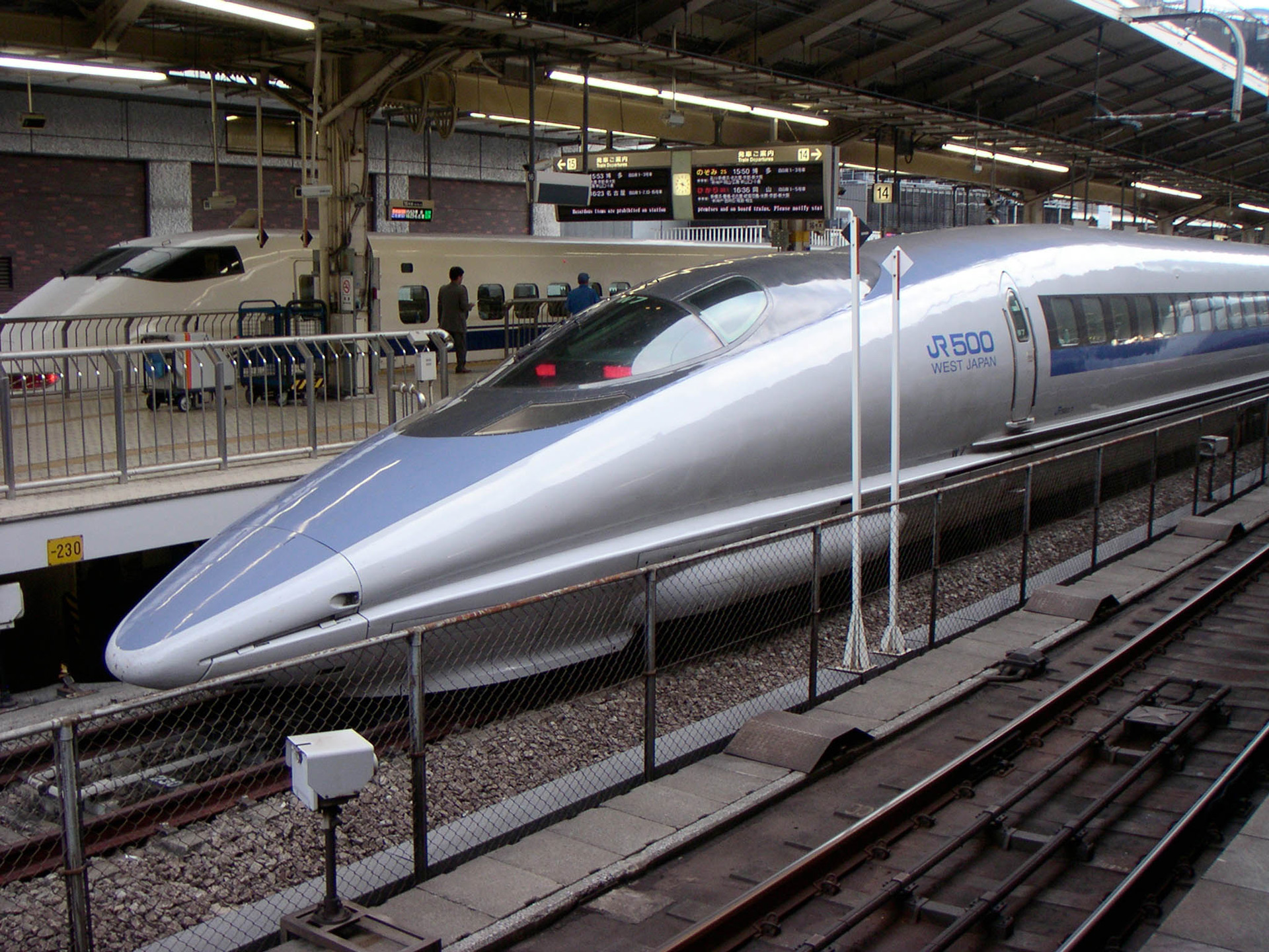 japanese_shinkansen_train_1920x1440.jpg