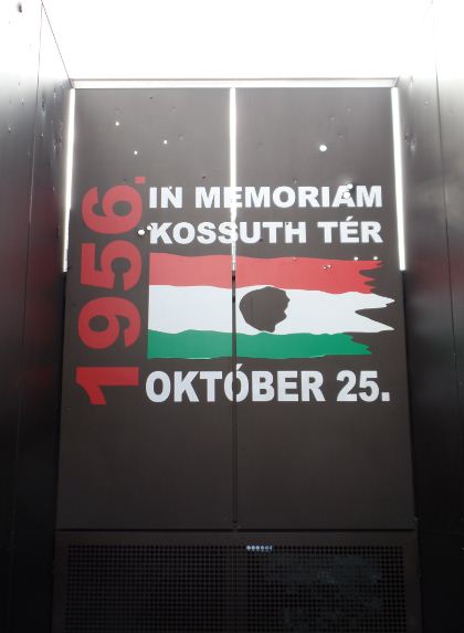 Kossuth tér, az ’56-os sortűz áldozatainak emlékhelye