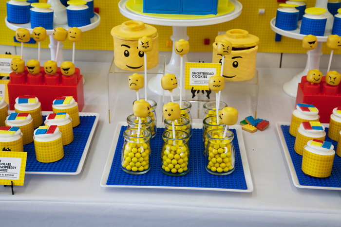 Lego_Party_Cakepops.jpg