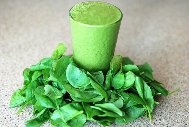 Zöld brokkoli zöldség turmix - fogyókúrás recept