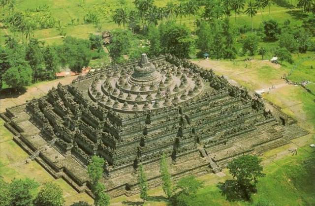 borobudur2.jpg
