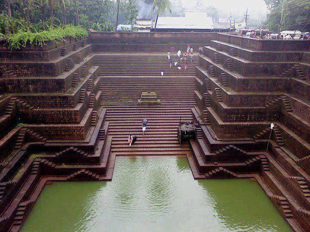 peralaserry-shree-subramania-temple-tank.jpg