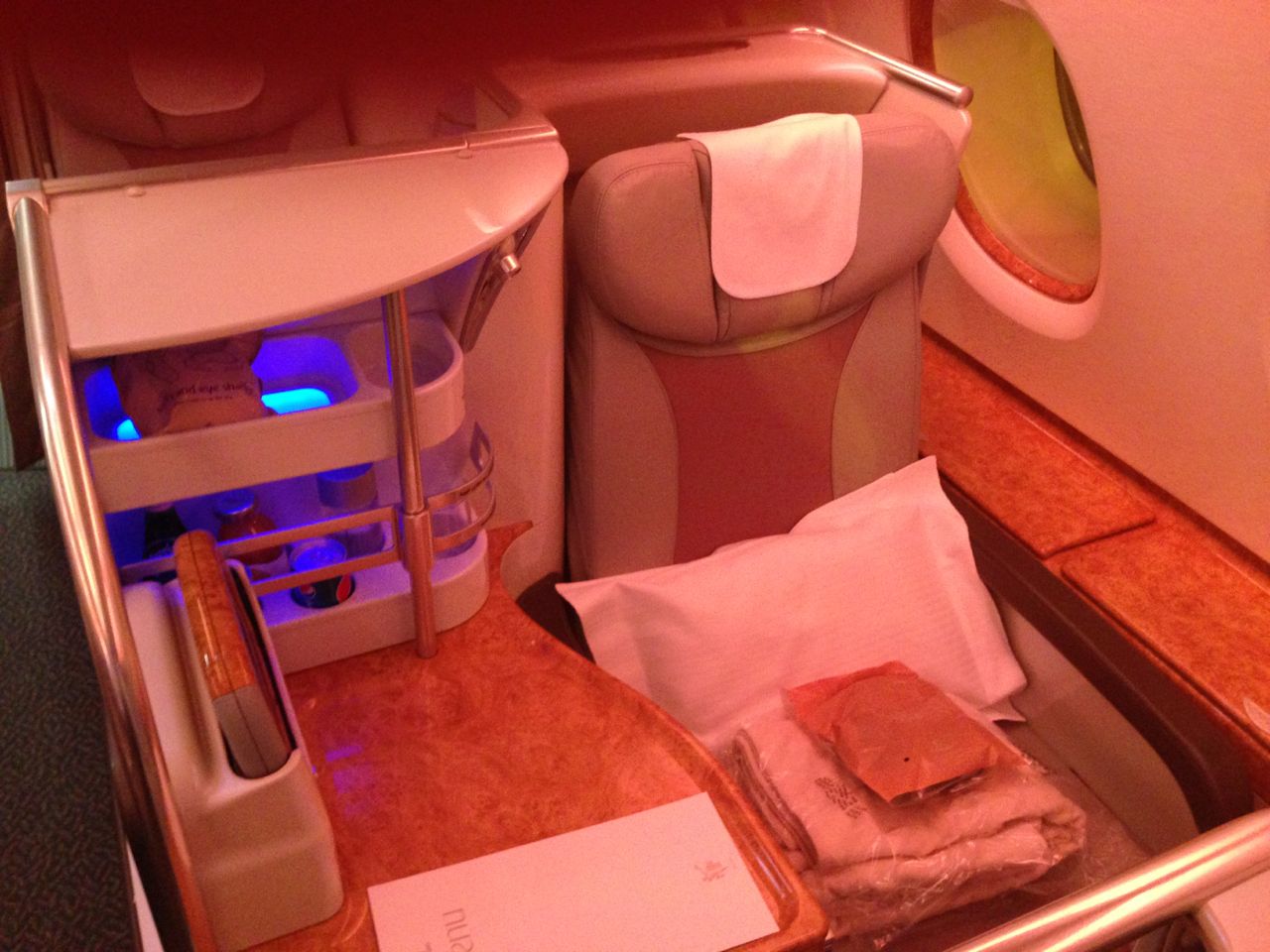 emirates-a380-seating-plan-elcho-table