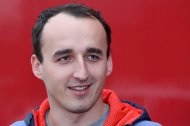 Kubica a Mercedes DTM-jét teszteli.jpg