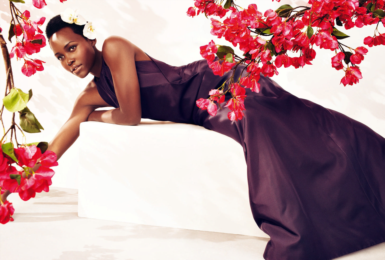 lupita-nyongo-by-alexi-lubomirski-for-harpers-bazaar-uk-may-2015-6.png