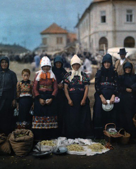 Beautiful Color Photos of Hungary in The Early of 1930s (9).jpg