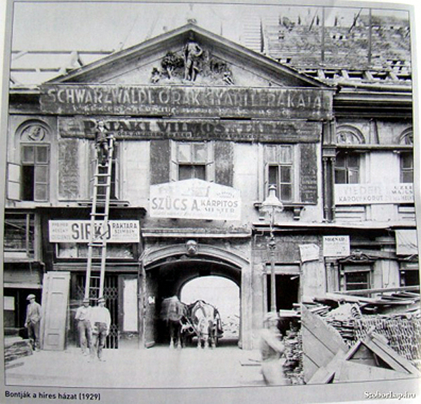 16 Károly krt Vadember ház bontása 1929 via ludbriko hu.jpg