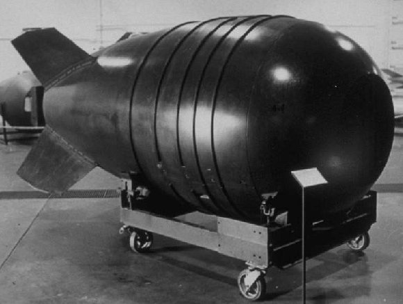 Mk_6_nuclear_bomb.jpg