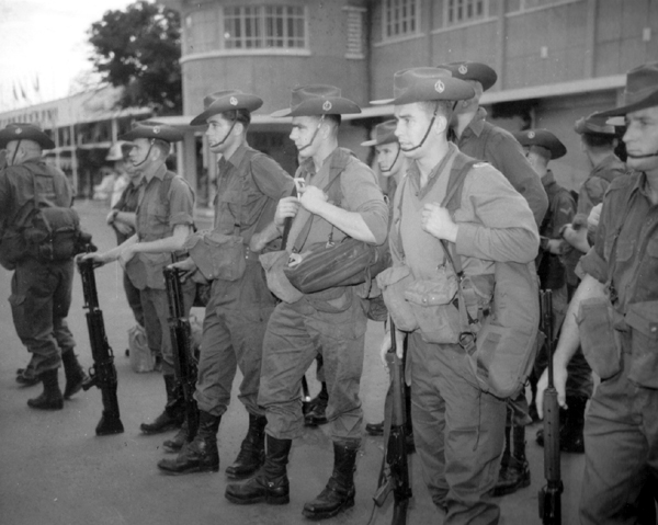 Troops_of_Royal_Australian_Regiment_After_Arrival_at_Tan_Son_Nhut_Airport.jpg