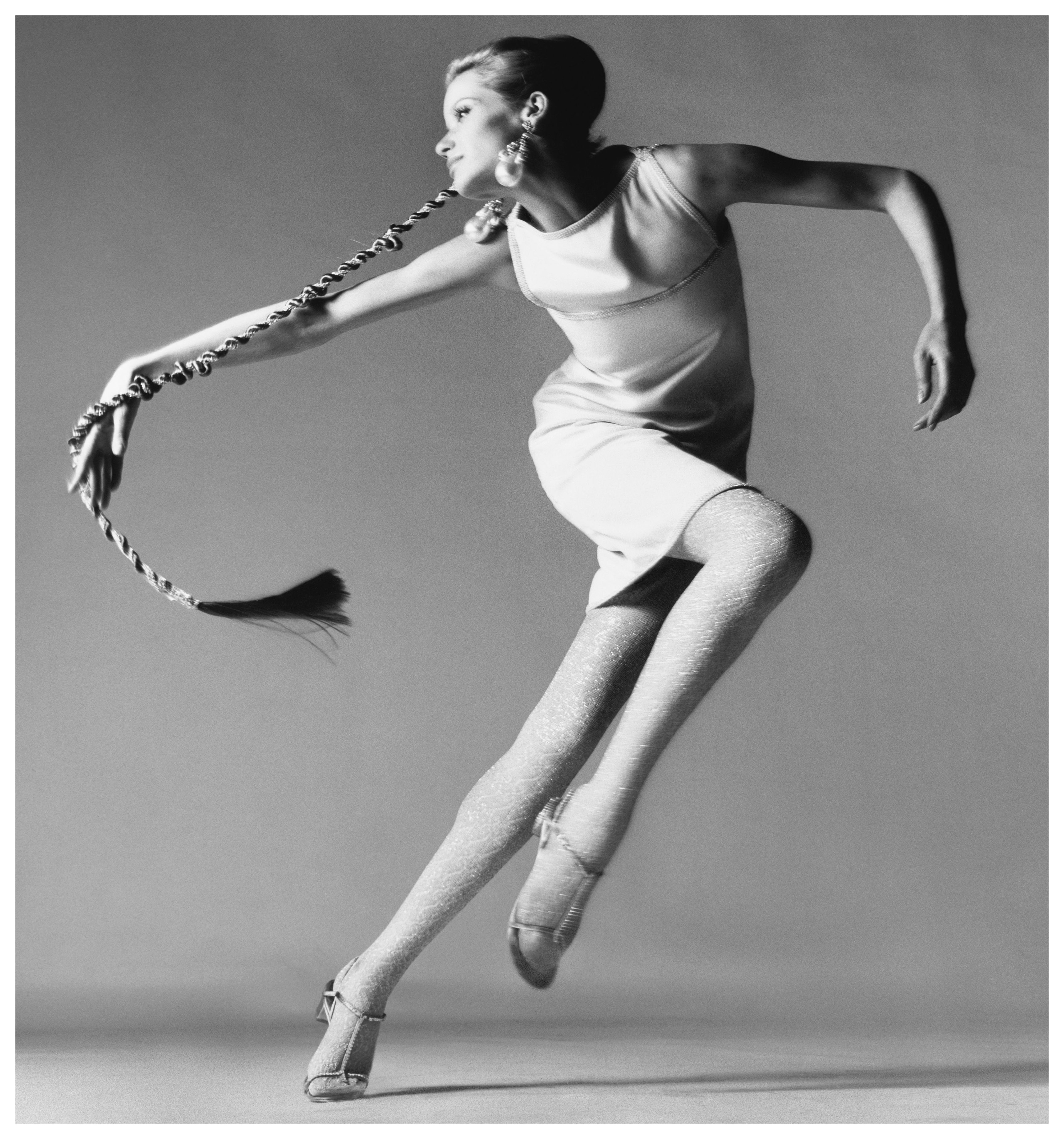 veruschka-dress-by-kimberly-new-york-january-1967-c2a0richard-avedon.jpg