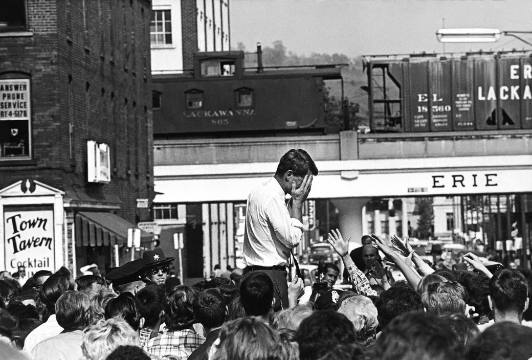 USA. 1964. Buffalo, New York. Robert F. KENNEDY campaigning for the Senate..jpg