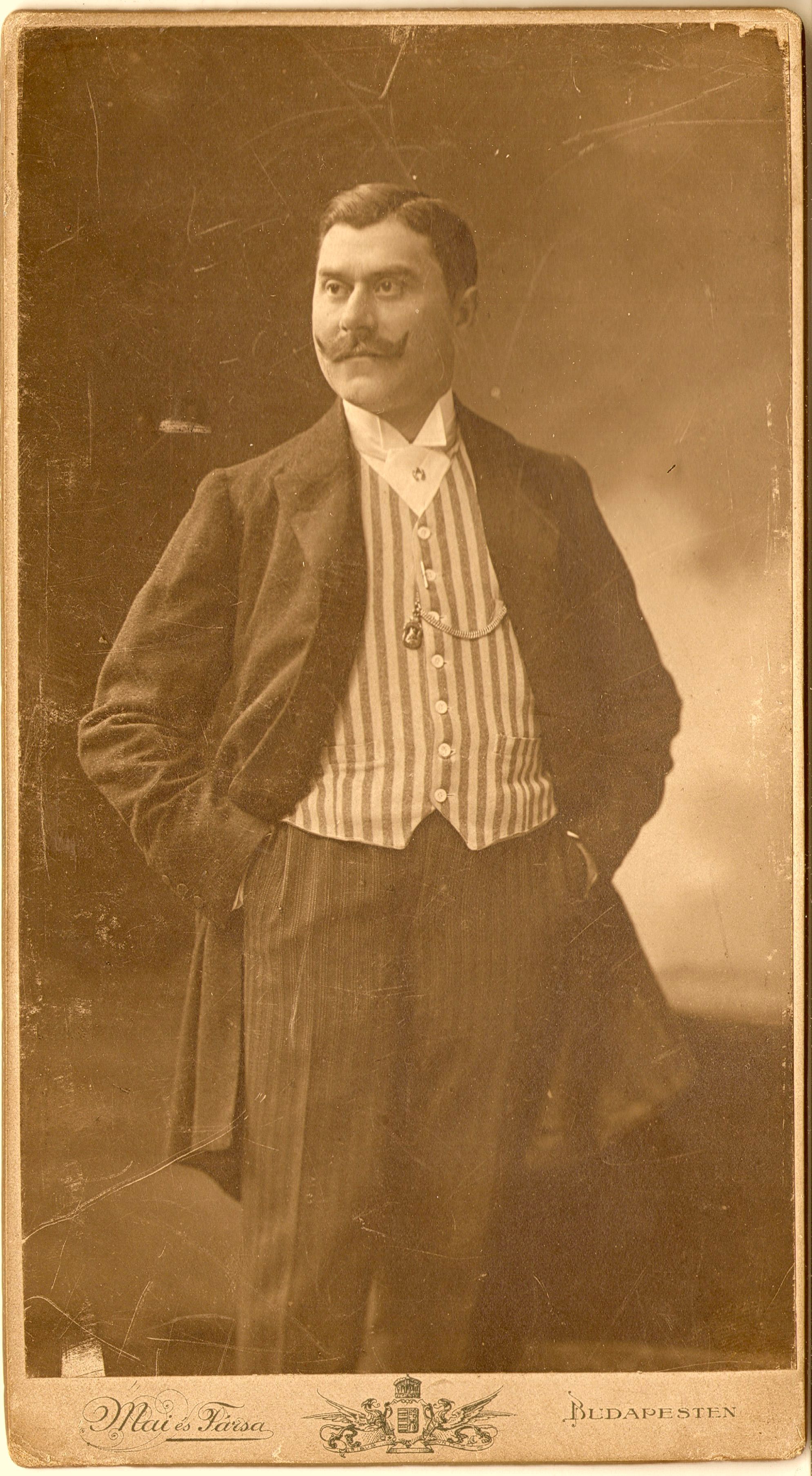 a_fv_orfeum_titkara_1901-1916_kozott_matt_cell_kabinet_ba.jpg