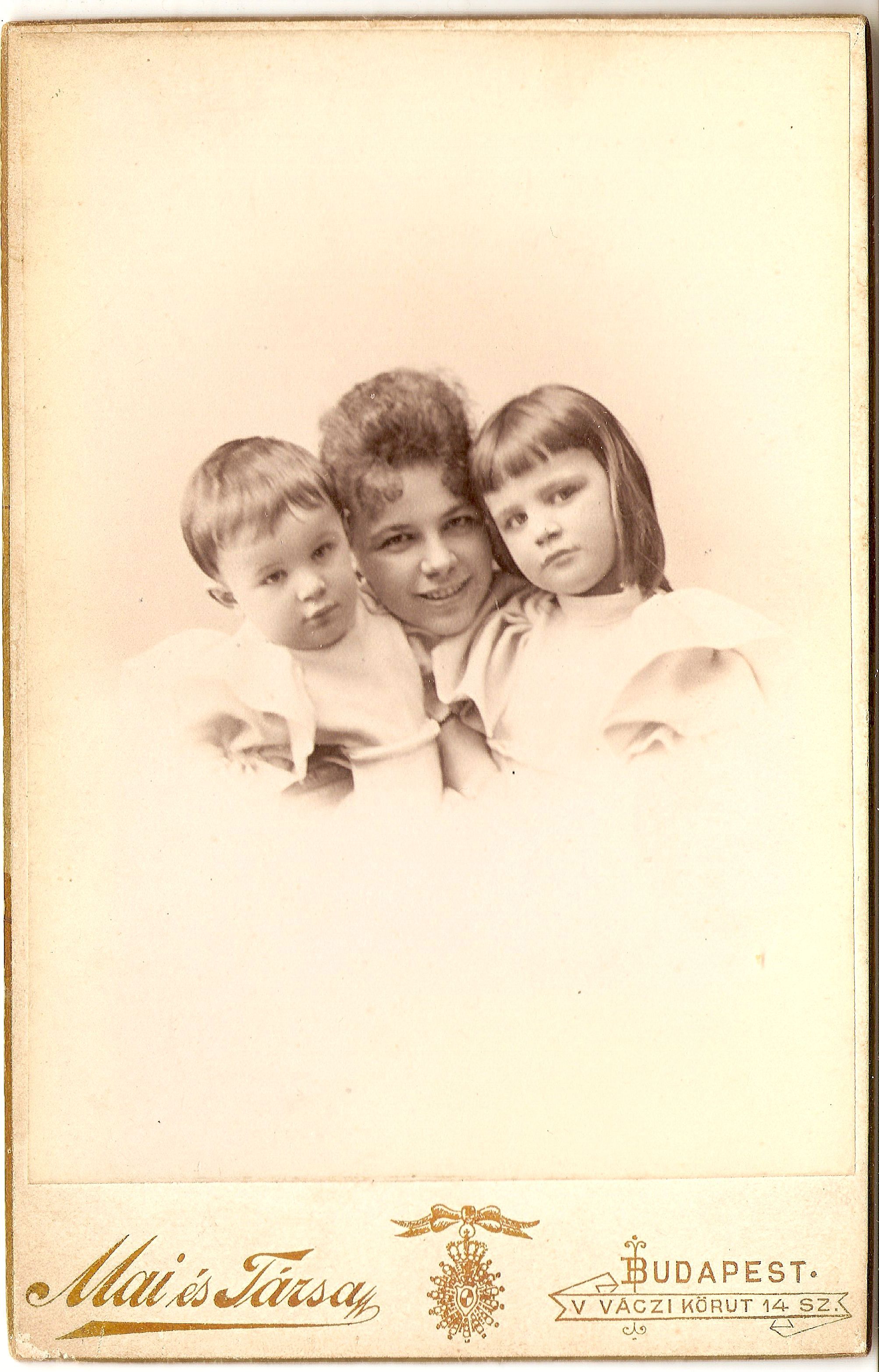bokay_adrienne_es_christina_1895_celloidin_kabinet_ba.jpg