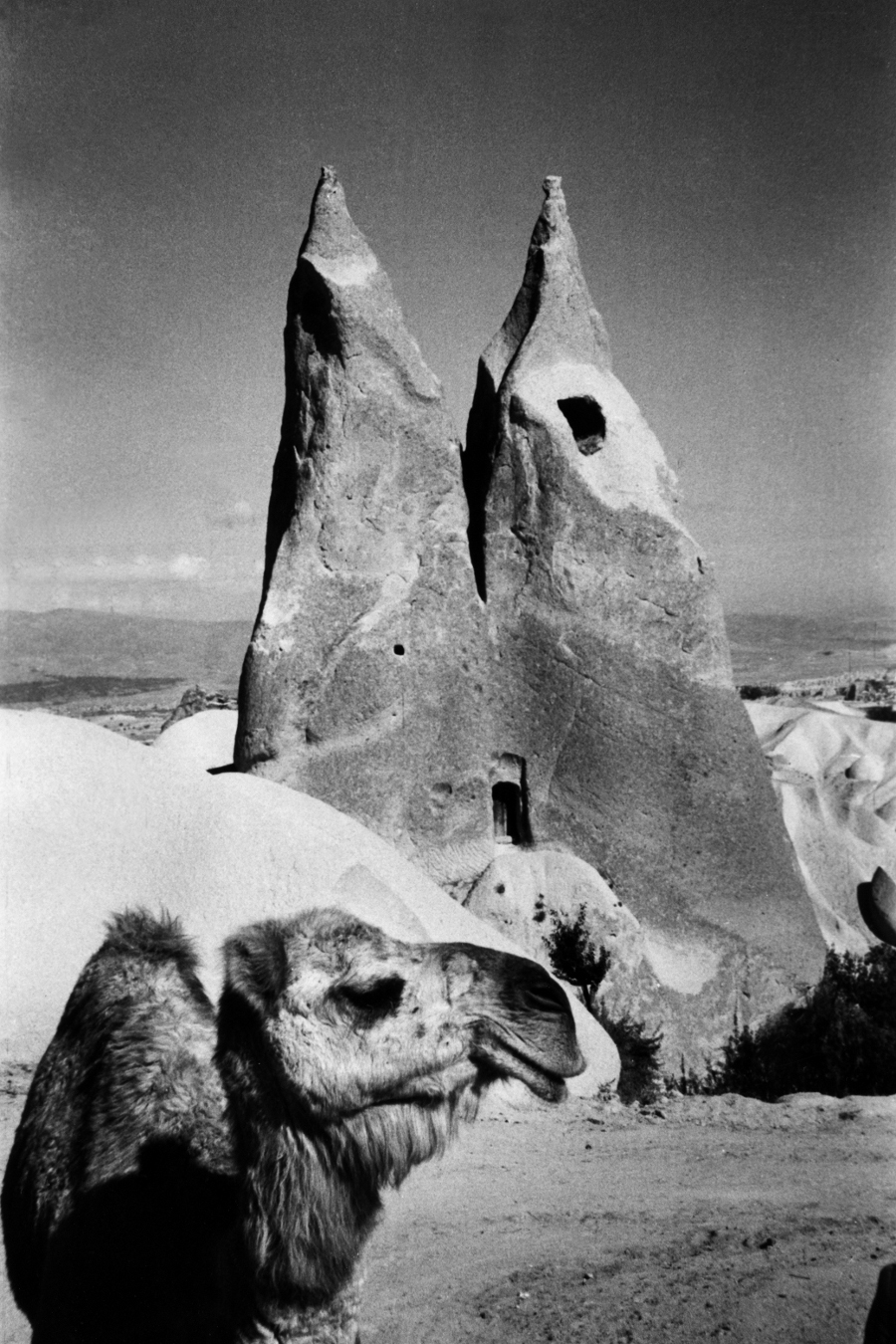 Barlanglakás Ürgüp és Uçhisar között, Kappadókia, Törökország, 1955.jpg