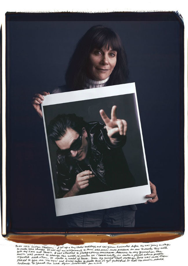 mantoani-lynn-goldsmith-bono-1992-dodger-stadium.jpg