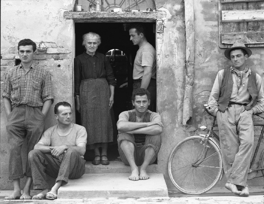 paul_strand_the_family_luzzara_italy_1953_800_800.jpg