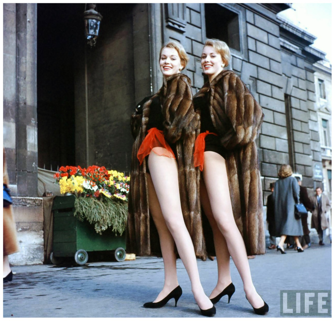 alice-and-ellen-kessler-photo-loomis-dean.jpeg