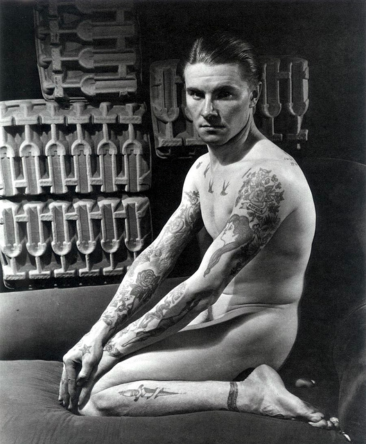 A karantén végéig mindennap újabb tetoválást varr magára egy férfi | nlc