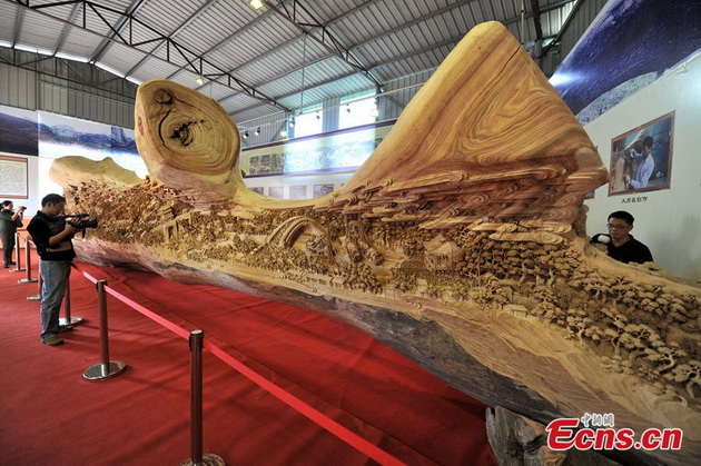 Itt a világ leghosszabb fafaragványa