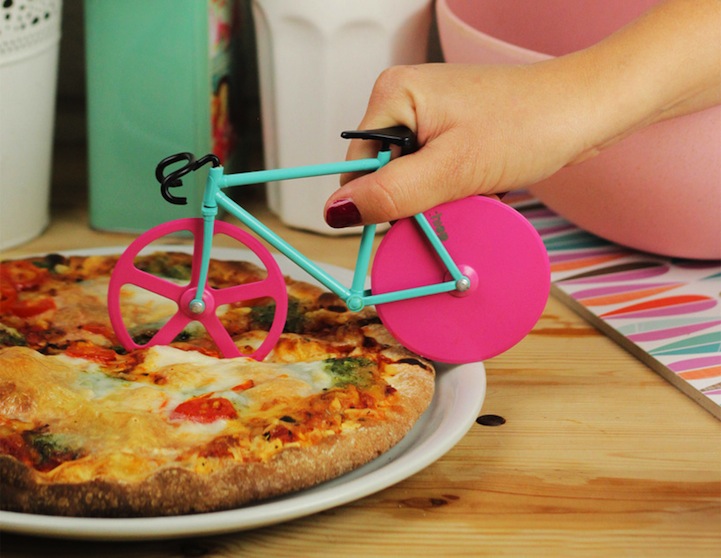 Szeletelj pizzát bringával!