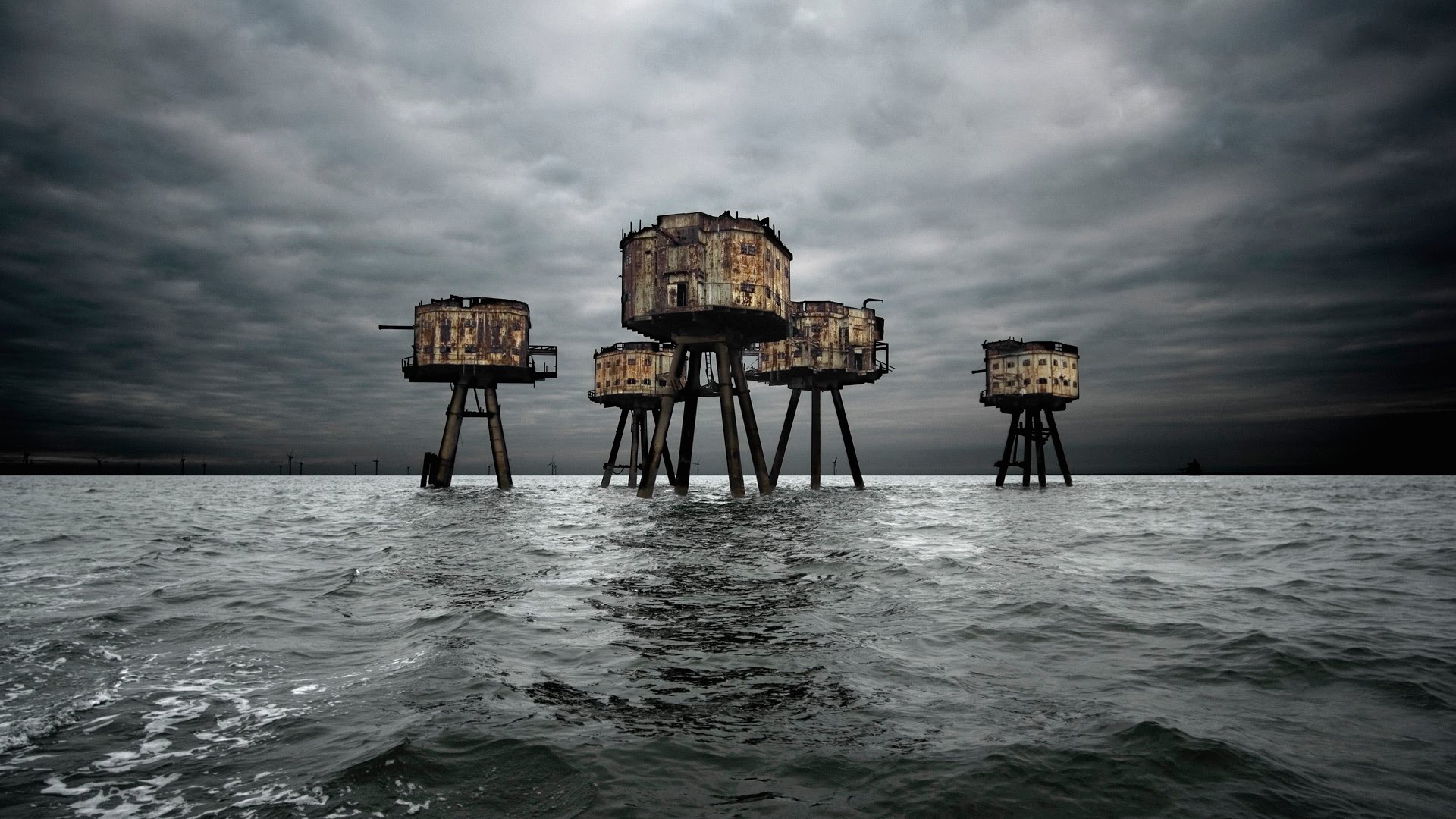 Maunsell Forts in the Thames Estuary, England.jpg