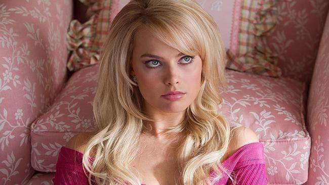 margot-robbie-super-pouty-about-her-chair-not-being-the-right-shade-of-pink-photo-u1.jpg