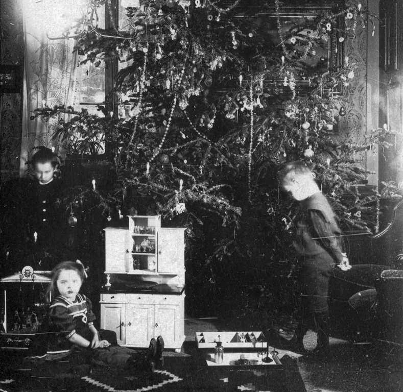 Egy polgárcsalád karácsonya, 1909.jpg