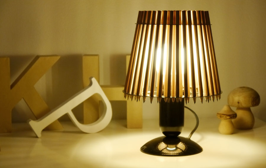 Design-Tischleuchte-Pencil-Lamp-natur-Tom-Rossau.jpg