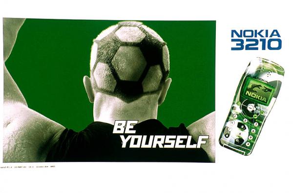 nokia-3210-football-small-72086_2000.jpg
