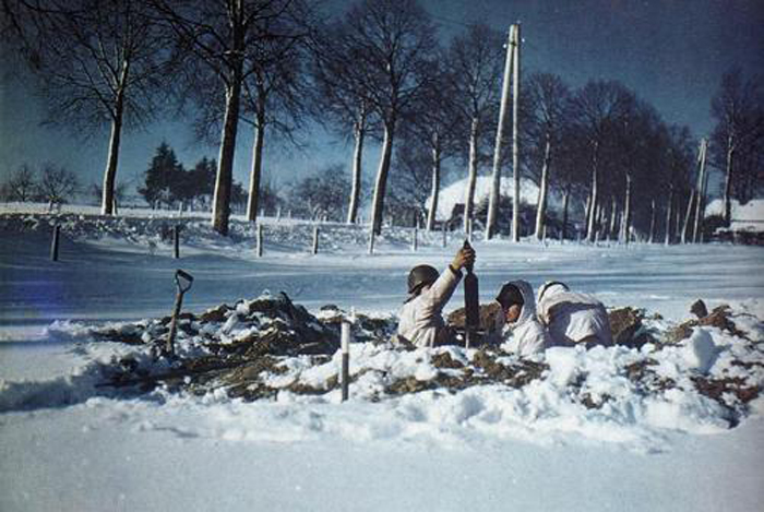 us mortar in st vith area jan 1945.jpg