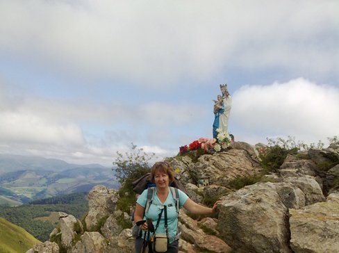 maria szobor a hegyen.jpg