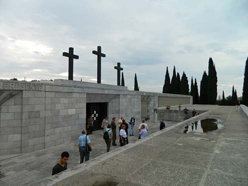 Gigantikus olasz hősi emlékhely és katonai temető Redipugliában