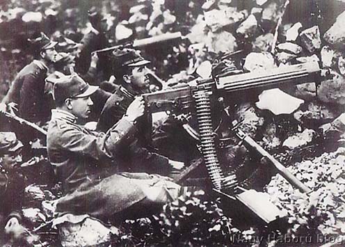 Olasz géppuskások a Doberdó-fennsíkon 1915-ben