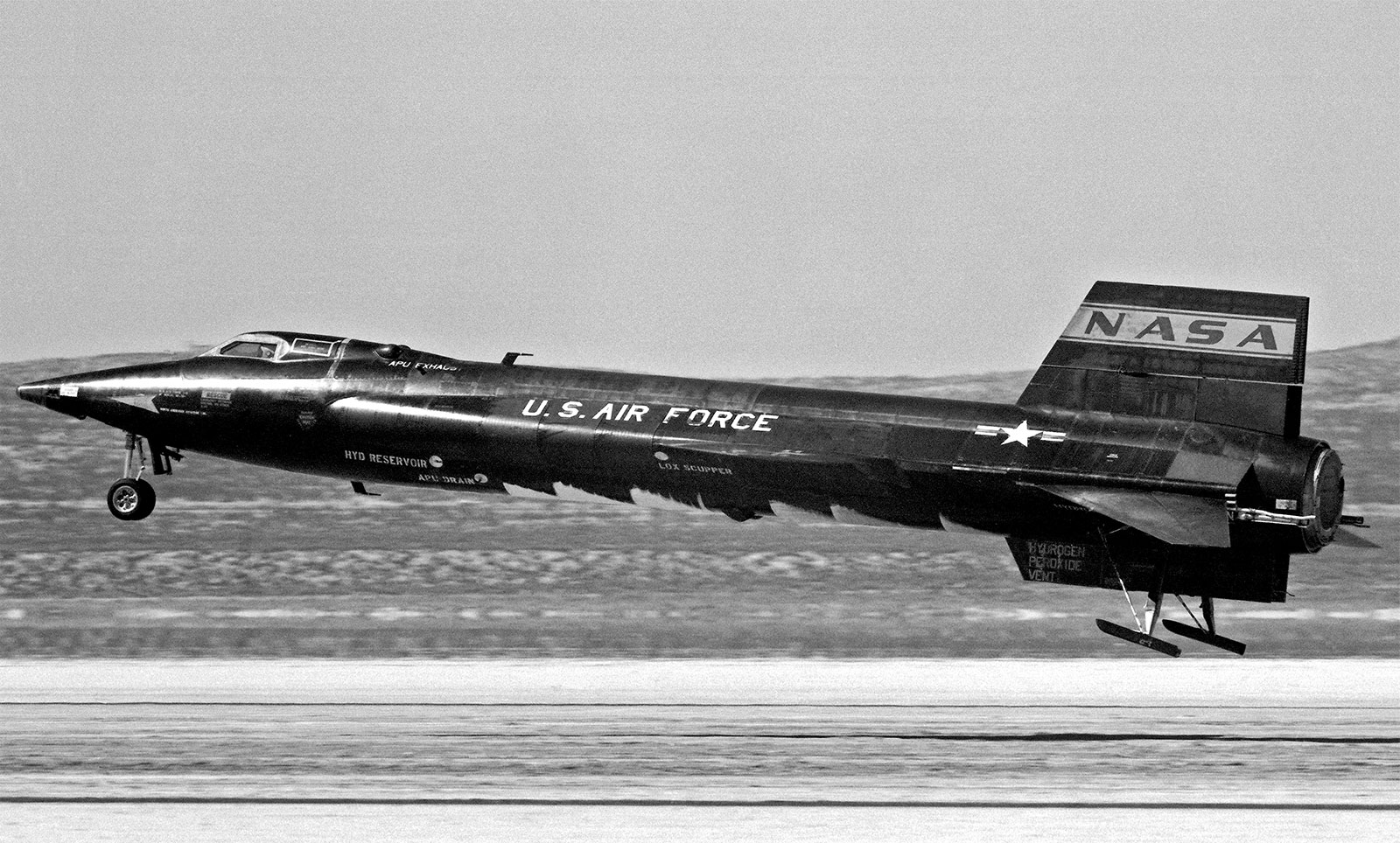 X-15-Landing-On-Lakebed-1961.jpg