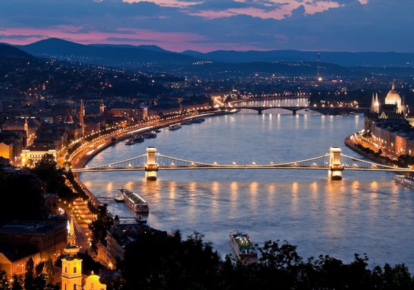 Éjjel-nappal Budapest! - Cenzúrázatlan képek
