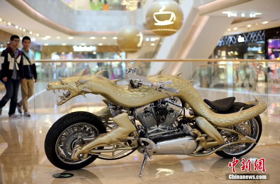 OCC "dragon bike" debütált egy nanjingi plázában Pekingi Kacsa