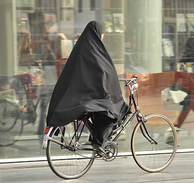 saudi-riding-bike.jpg