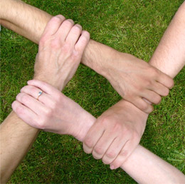 http://m.cdn.blog.hu/re/relax/image/201007/seg%C3%ADts%C3%A9gny%C3%BAjt%C3%A1s.jpg