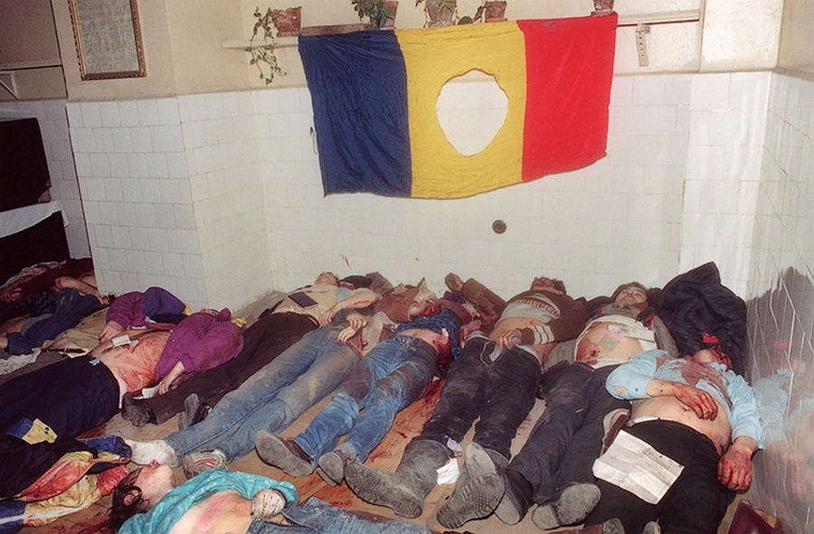 victims-bucharest-romania-romanian-revolution-1989-revolutia-romana-romanians-men[1].jpg