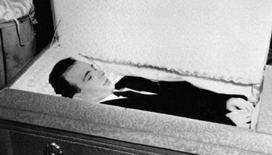 1963_lee_harvey_oswald_funeral.jpg
