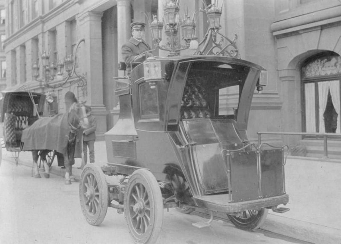 1904. Elektromos taxi Berlin.jpg