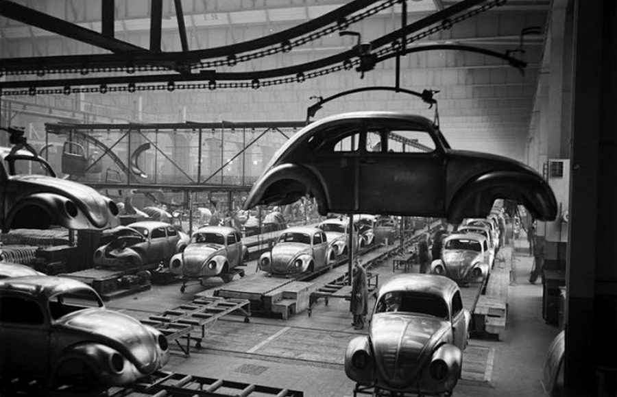 Scene+at+Volkswagens+Main+Plant+Wolfsburg+Germany+July+1951+1.jpg